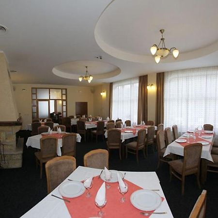 Hotel Paltinis Statjunea Borsa Ngoại thất bức ảnh