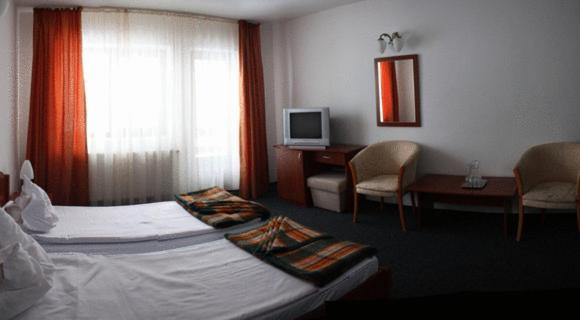 Hotel Paltinis Statjunea Borsa Ngoại thất bức ảnh