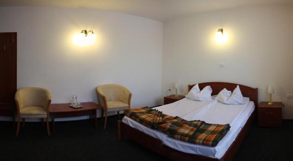 Hotel Paltinis Statjunea Borsa Ngoại thất bức ảnh