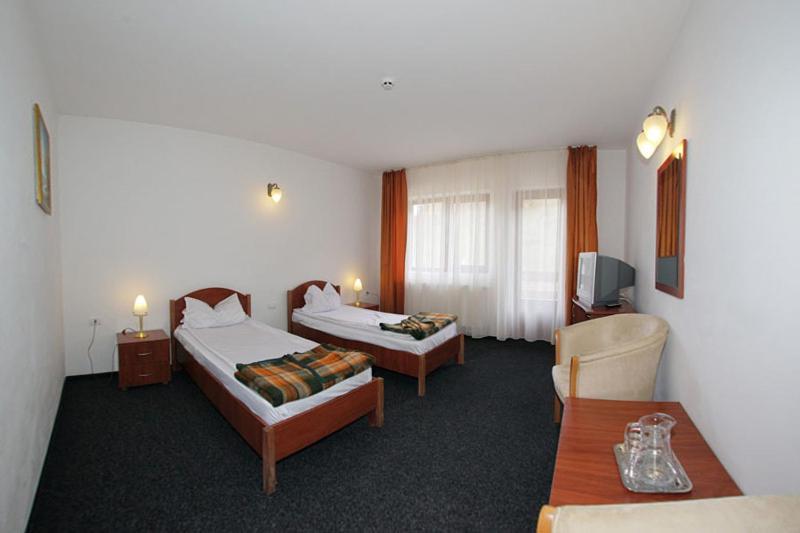 Hotel Paltinis Statjunea Borsa Phòng bức ảnh