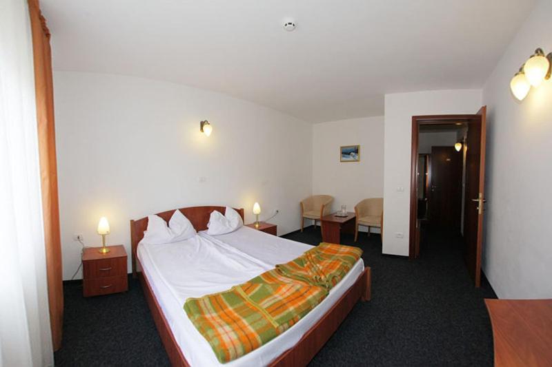 Hotel Paltinis Statjunea Borsa Phòng bức ảnh