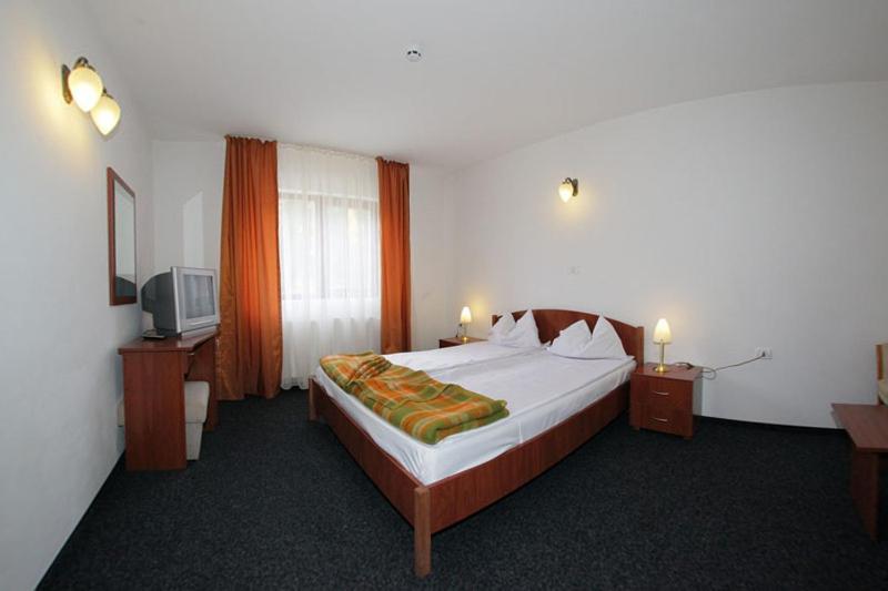 Hotel Paltinis Statjunea Borsa Phòng bức ảnh